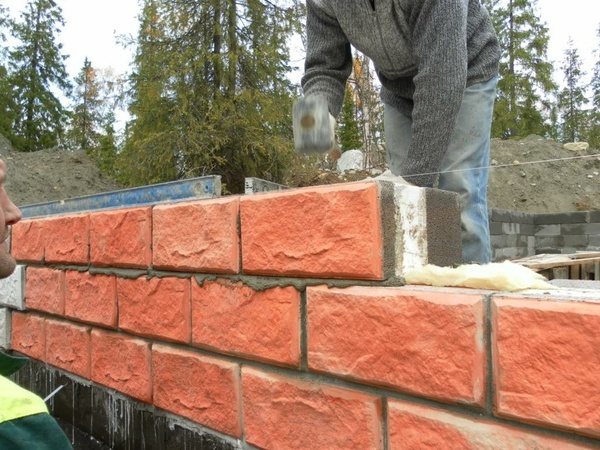 Blocs de mousse à l'intérieur du titre