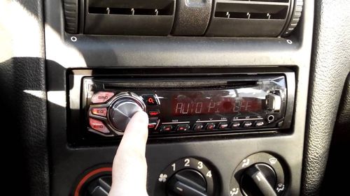 Radio Pioneer dans la voiture